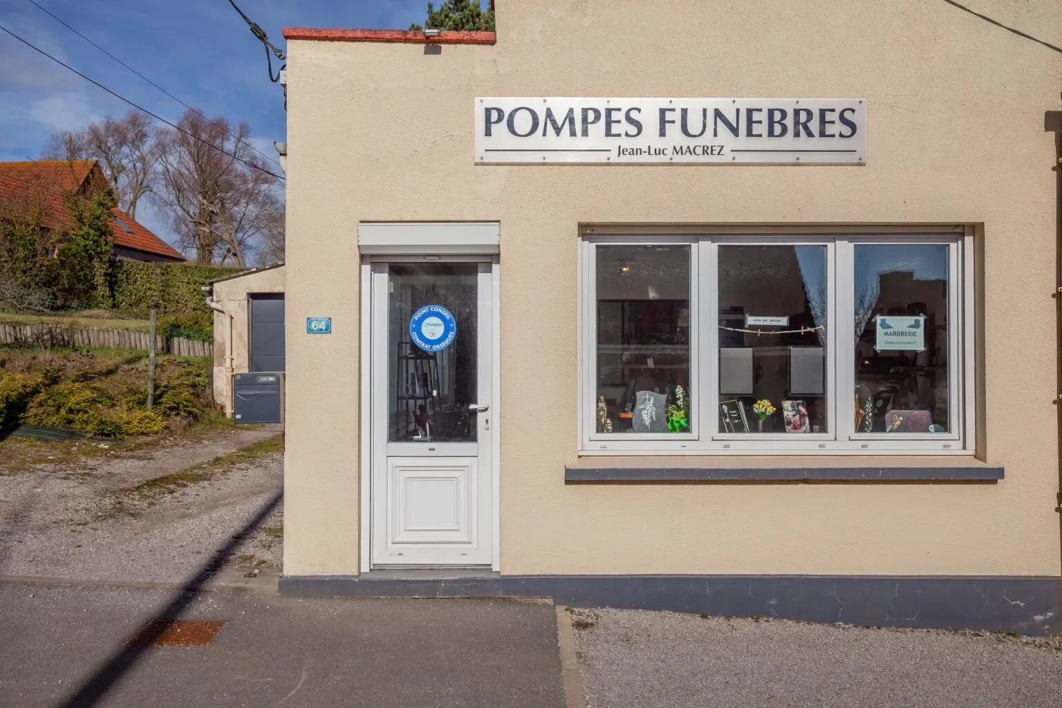Façade extérieure de l'agence Pompes Funèbres Jean-Luc Macrez