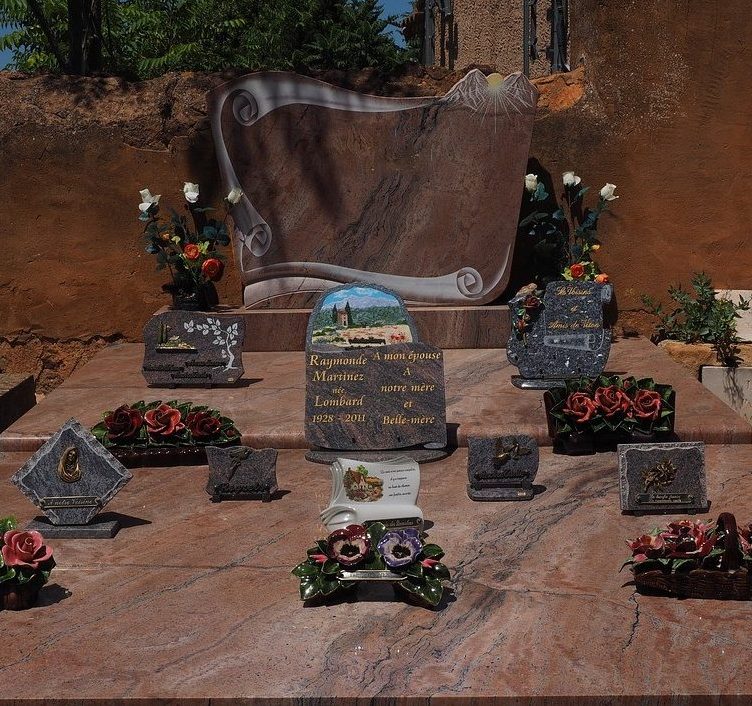 monuments funeraires